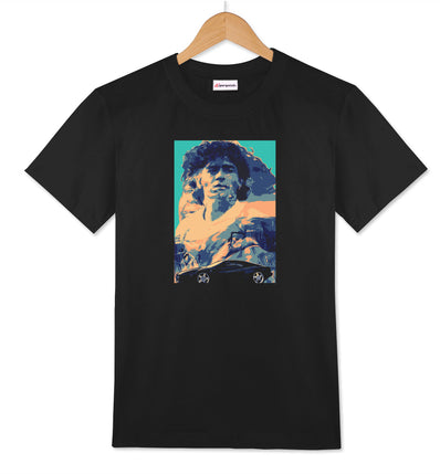 El Pibe en black T-shirt